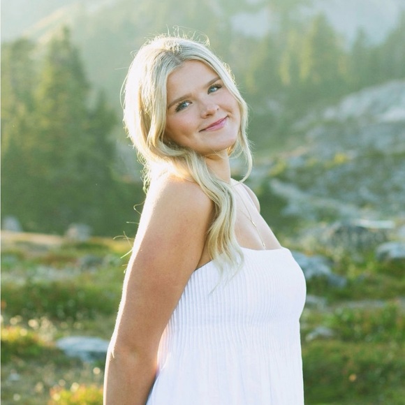 Meet your Posher, Maiya - Picture 1 of 3